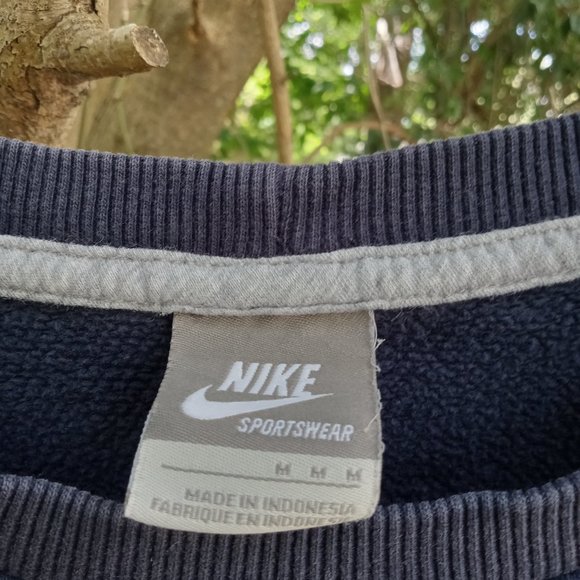 Vintage 90s Nike Crewneck Essential Sweater Sweatshirt - Picture 2 of 3